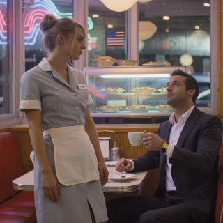 Billionaire Asks Waitress For Financial Advice As A Joke — But Her First Words Leave Him Speechless
